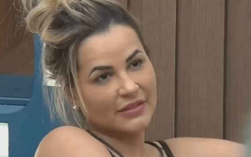 A Fazenda 14: Deolane declara vontade de queimar rival com óleo quente