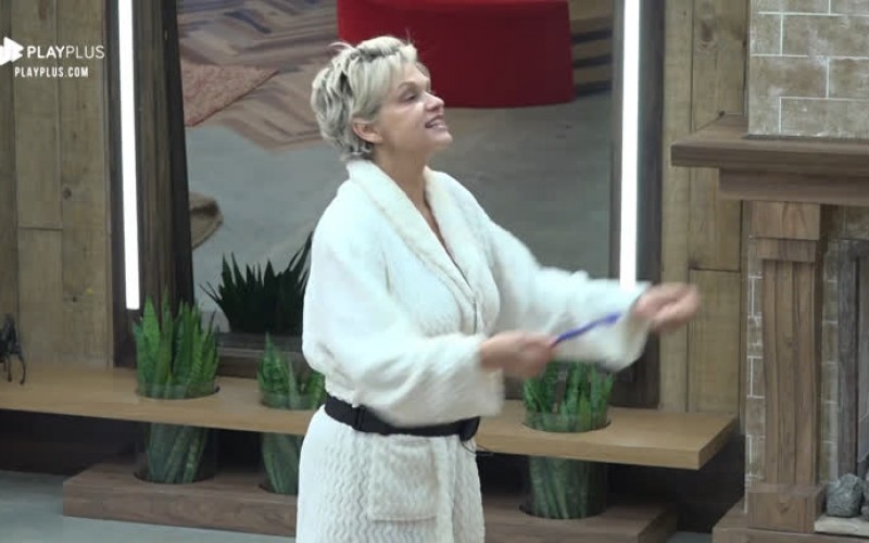 Andrea diz que só vai cuidar da lhama quando tiver vontade