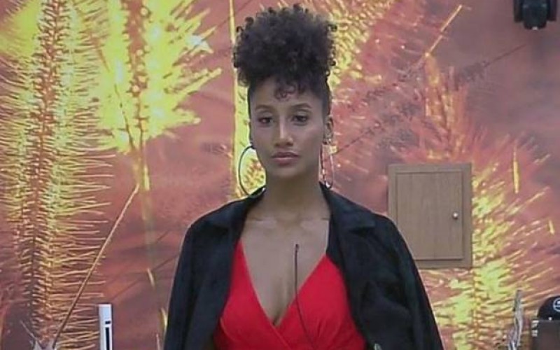 Após eliminação, Sabrina Paiva fica surpresa com comentários de peões