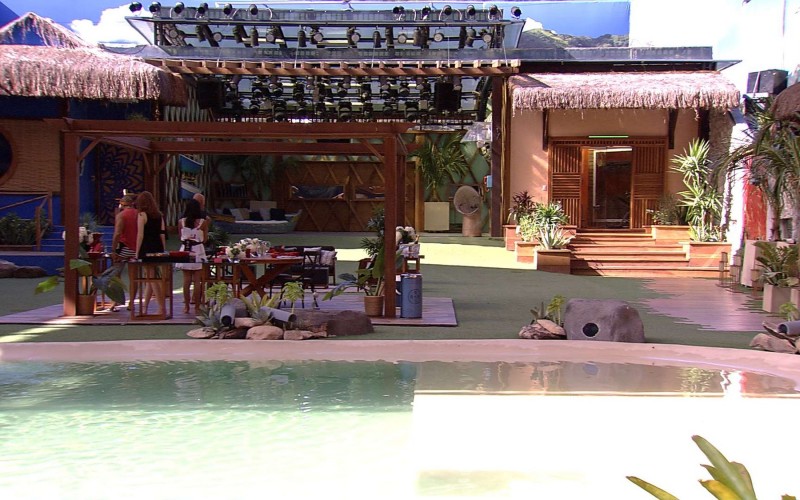 Ayrton, Ana Clara, Gleici e Kaysar comemoram almoço especial em dia de Final