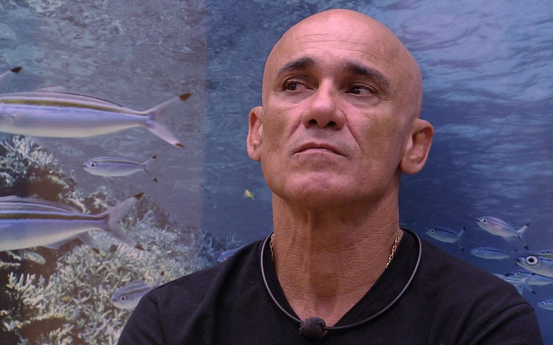 Ayrton comenta com Kaysar: 