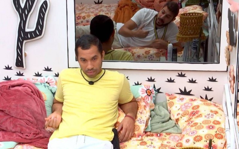 BBB 21: Caio decide em quem vai votar e ensaia discurso de indicação ao Paredão