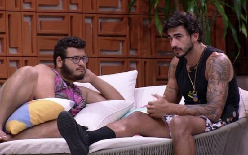 BBB20 - Victor Hugo e Guilherme pensam em estratégia caso ganhem a prova do líder