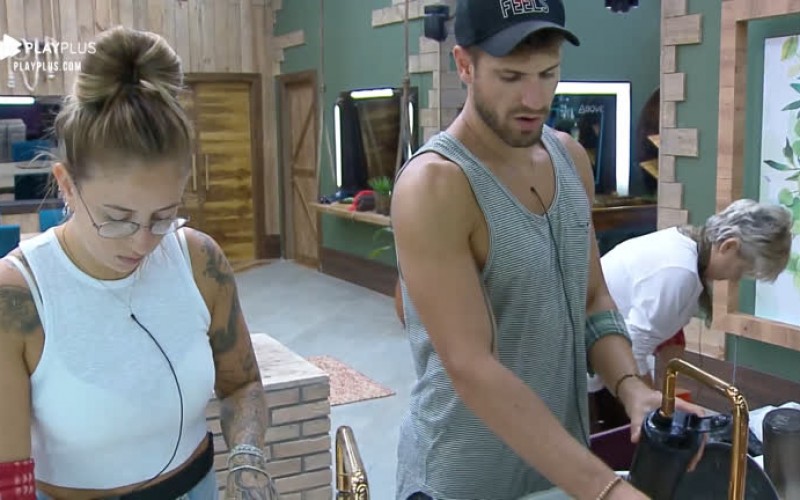 Bifão critica Lucas Viana por louça suja: 