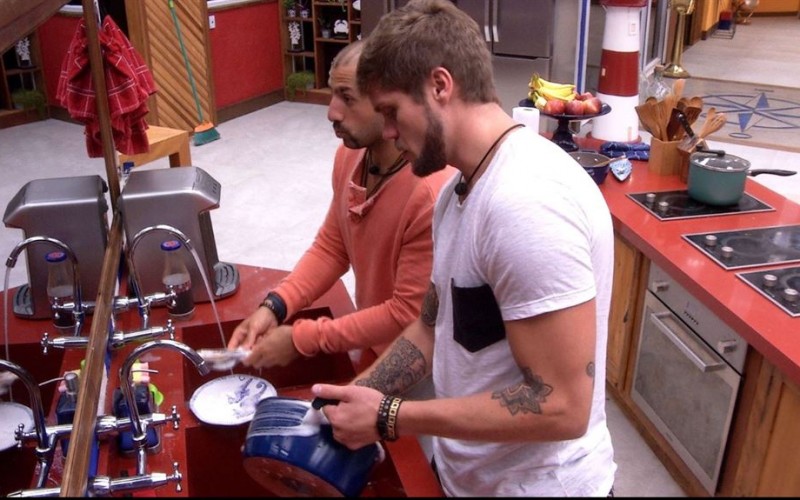 Breno revela a Kaysar sobre Paredão: 