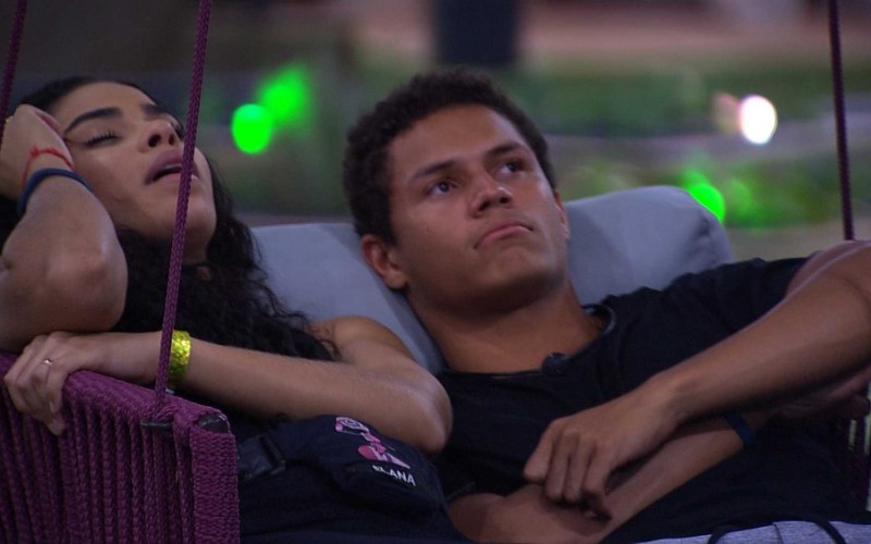 Danrley avisa para Elana: 