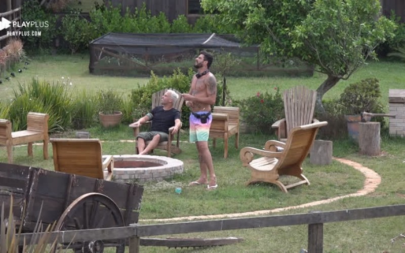 Diego Grossi aproveita o dia soltando pipa na sede