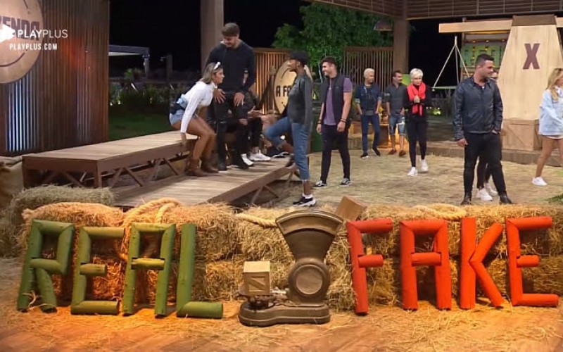 Em atividade, peões precisam dizer quem é real e quem é fake