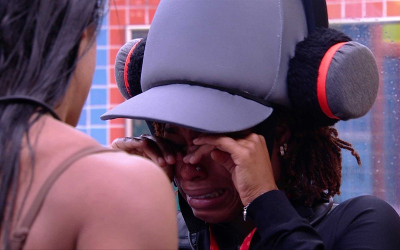 Após briga no BBB 25, Aline e Thamiris caem no choro