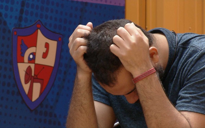 Após discussão com sister, Gilberto chora na academia do BBB21