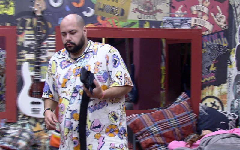 Após noite de Jogo da Discórdia, os brothers despertam