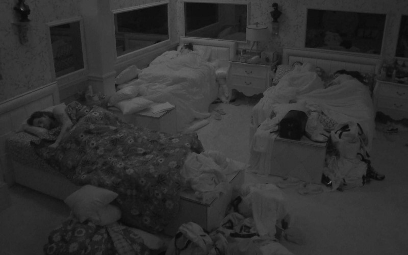 Após noite de Prova do Líder, todos dormem na casa do BBB21