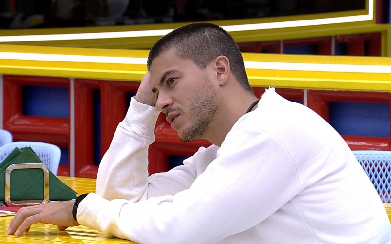 Arthur Aguiar diz para Vinicius: 