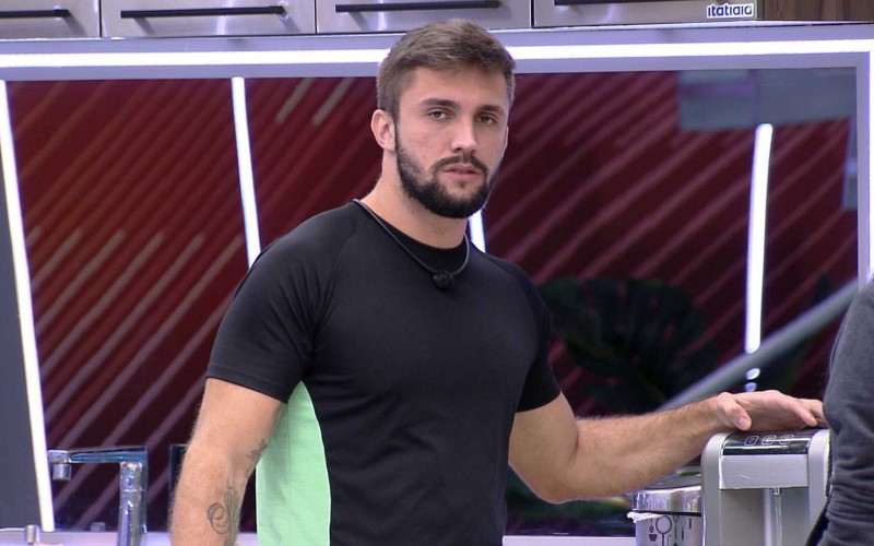 Arthur fala sobre votos e afirma: 