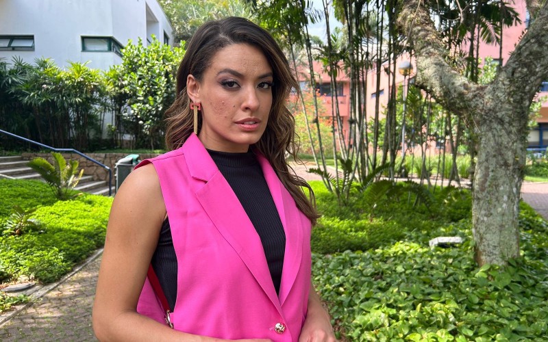 Beatriz se emociona ao reencontrar irmão após 95 dias