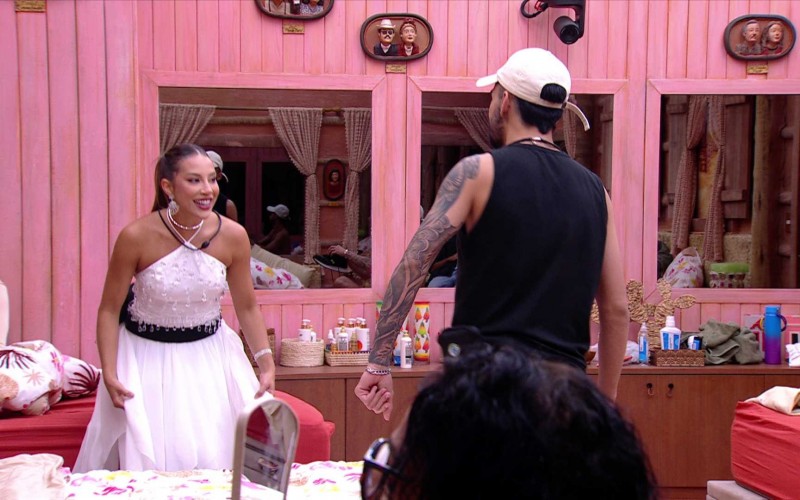 Brother brinca de flertar com Renata e amigos se divertem