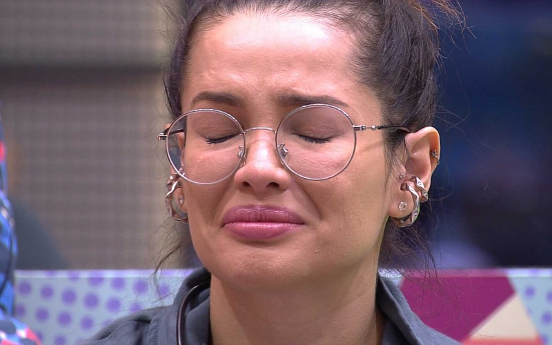 Brothers assistem o Presente do Anjo da Thaís no BBB21