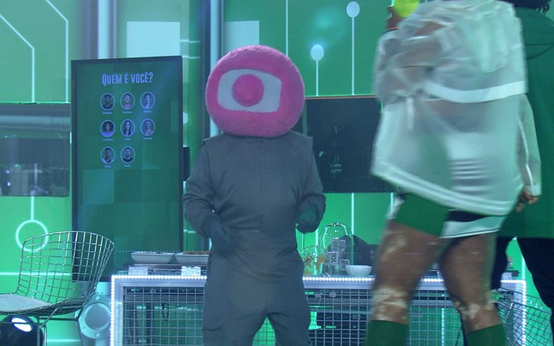 Brothers dançam e tentam desvendar identidade do 