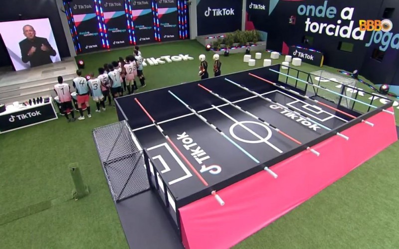 Brothers do BBB 22 jogam partida de Pebolim Humano TikTok