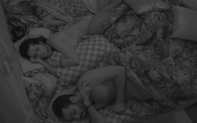 Brothers dormem após Festa Olho no Olho no BBB21