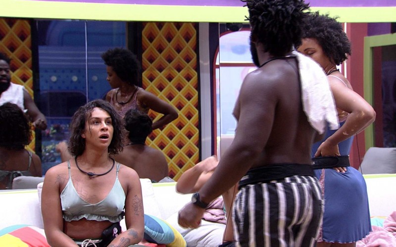 Brothers ficam surpresos ao saberem que vão assistir primeiro capítulo de 