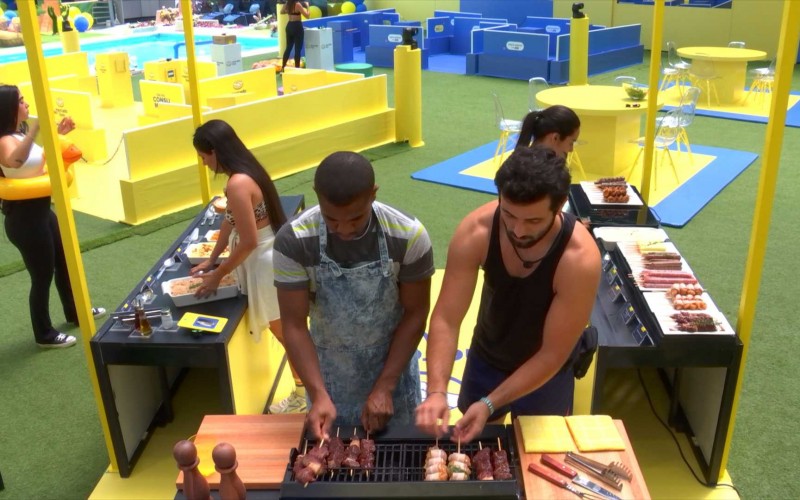 Brothers ganham prêmios e curtem churrasco na casa do BBB 24