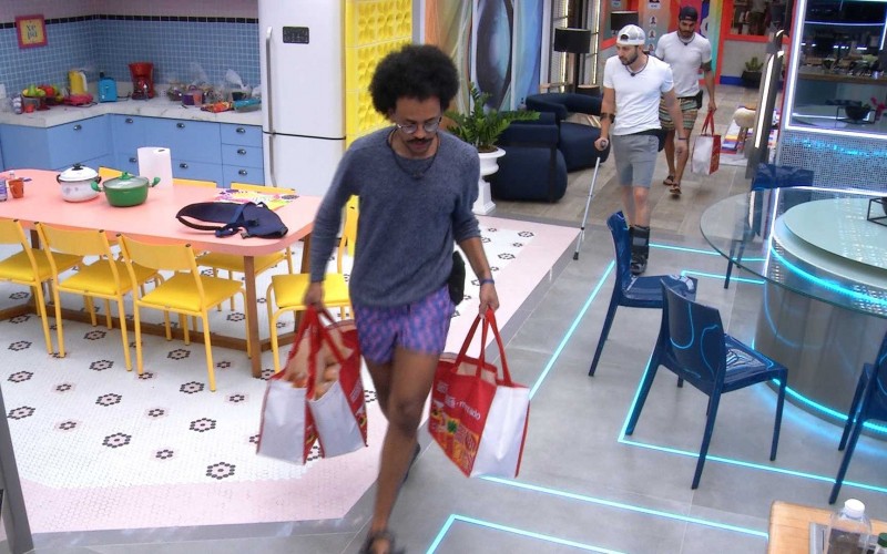 Brothers recebem as compras do grupo Vip