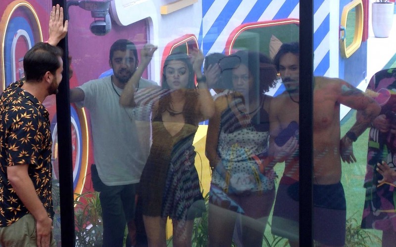 Brothers se surpreendem com Casa de Vidro do BBB 22
