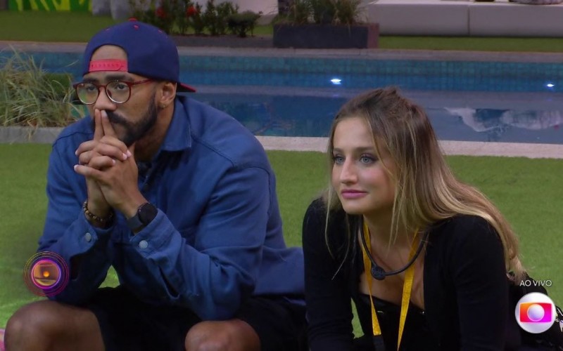 Brothers trocam emoji de coração após discussão