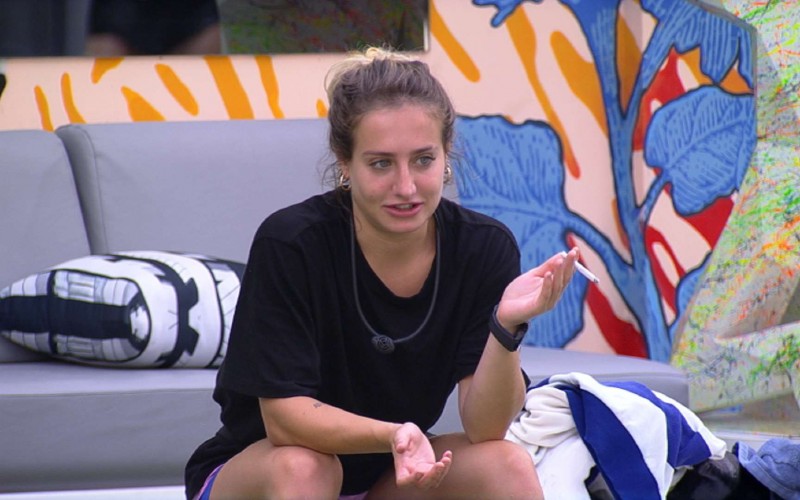 Bruna Griphao faz pergunta indiscreta sobre sunga de brother