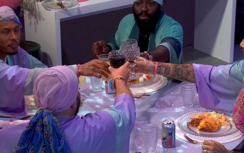 Douglas Silva aproveita Almoço do Líder com amigos