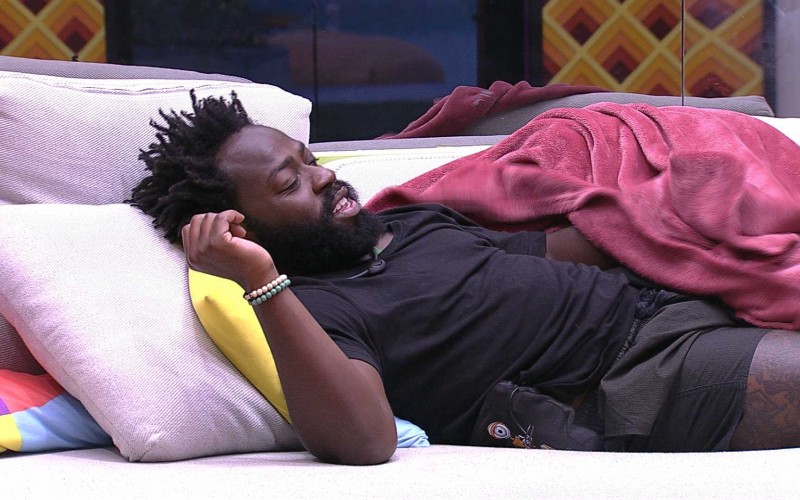 Douglas Silva brinca com brother: ‘Bora, eu e você, Raio-X agora?’