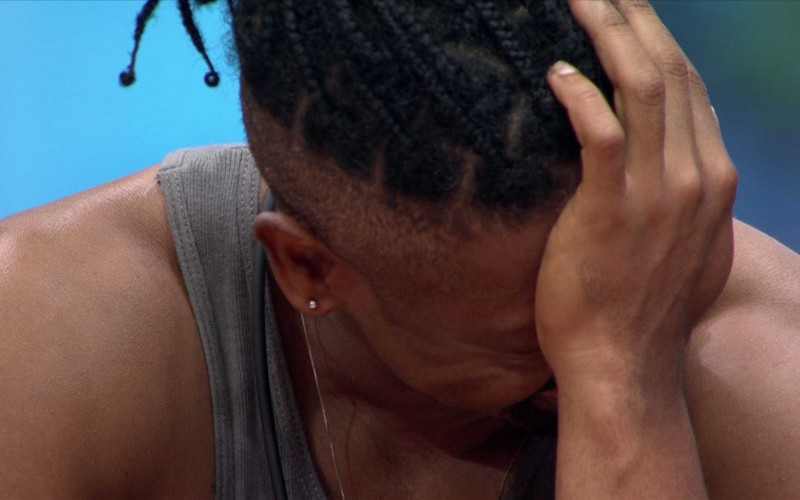 Emparedado no BBB 26, Leandro chora: 