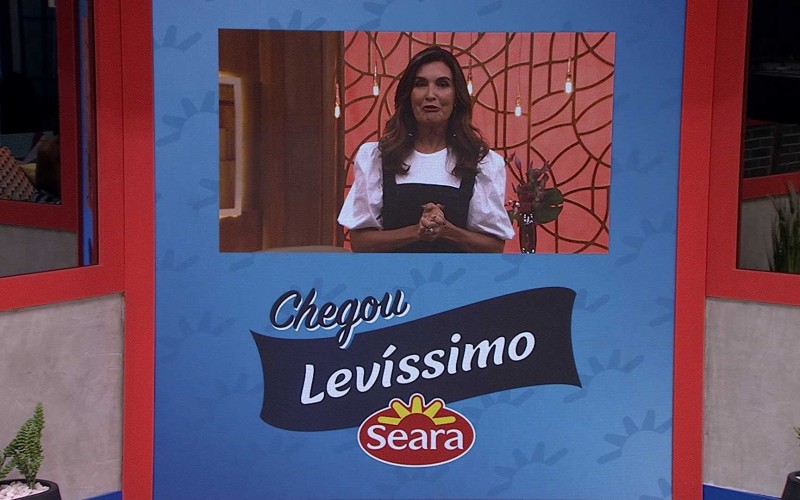 Fátima Bernardes conversa com brothers do BBB21