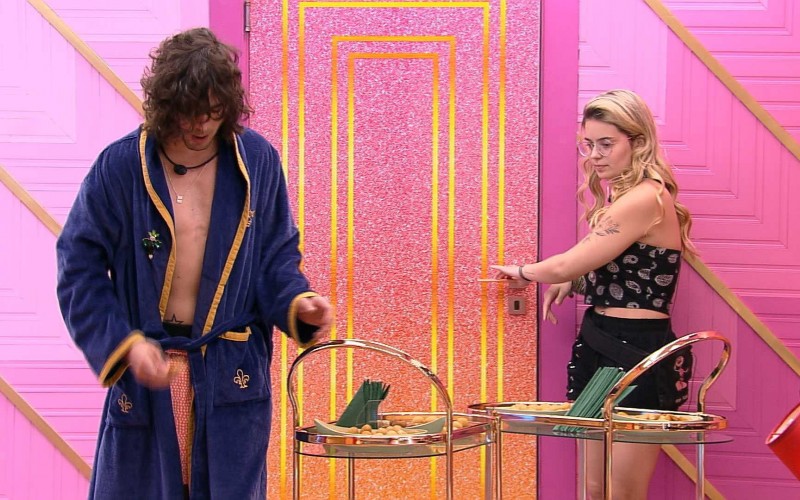 Fiuk acorda brothers depois de receber comes e bebes no BBB21