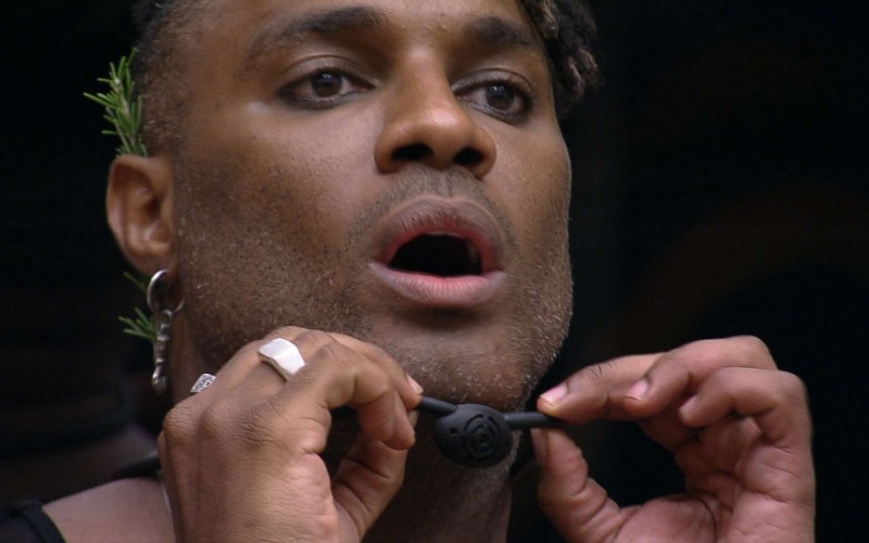 Fred Nicácio dispara sobre Bruna Griphao: 