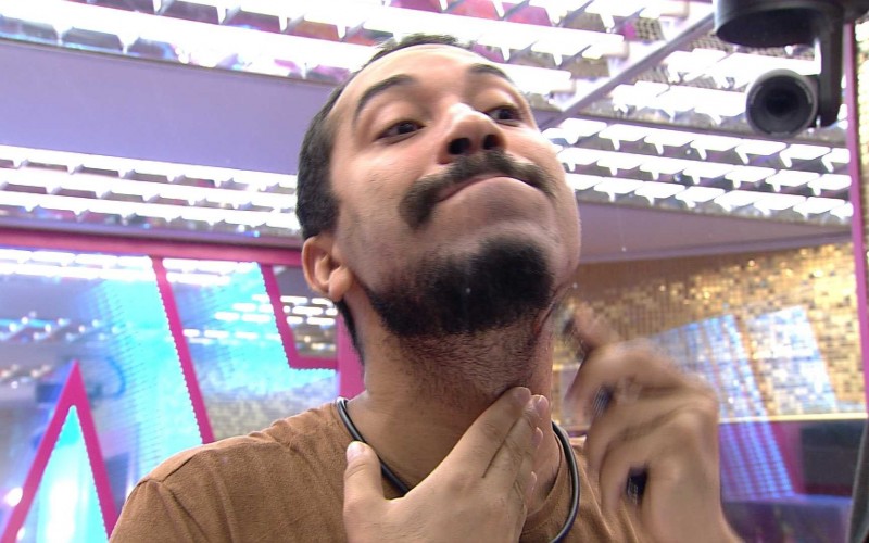 Gilberto muda visual no BBB21