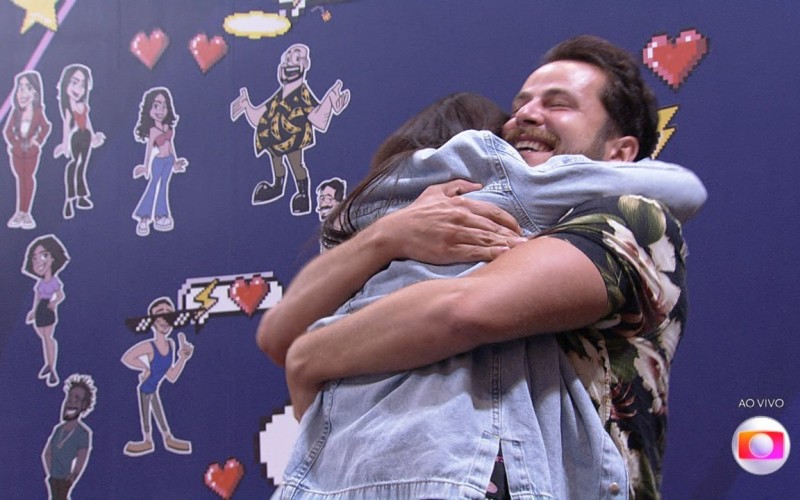 Gustavo e Larissa, da Casa de Vidro, entram no BBB 22