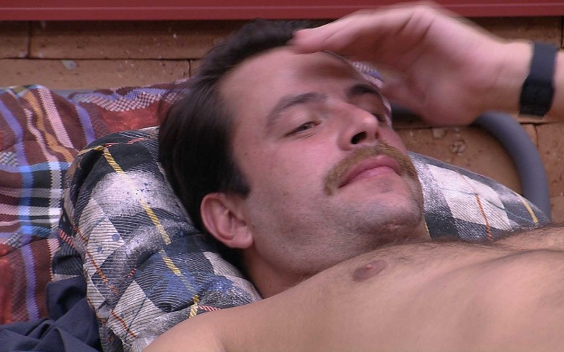 Gustavo sugere voto para Natália no BBB 22: 
