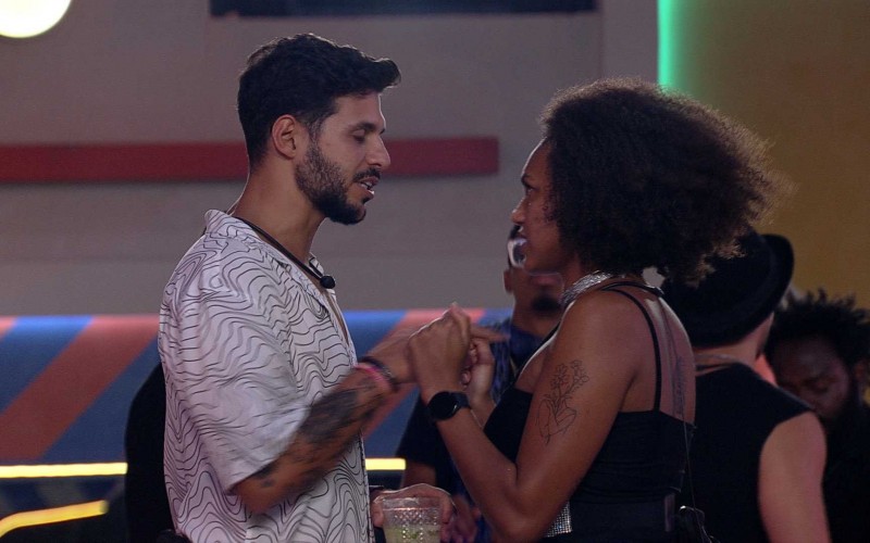 Jessilane nega fazer alianças com Rodrigo: 