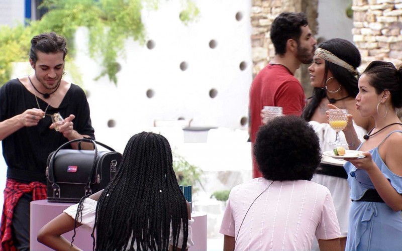 Juliette brinca com Fiuk: 