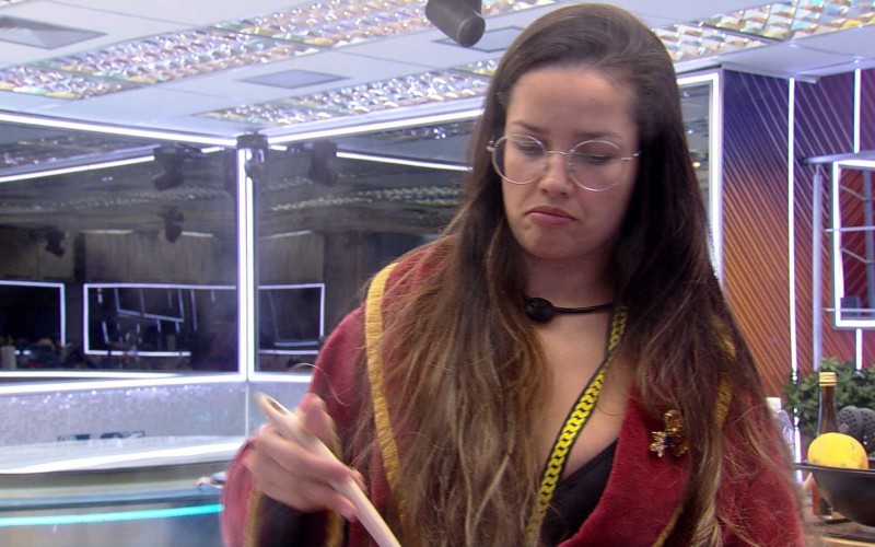 Juliette prepara almoço no Vip do BBB21