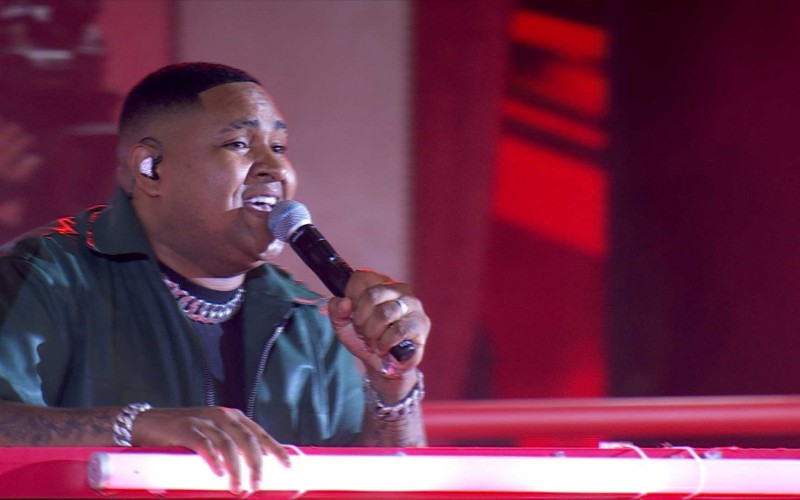 Kevin O Chris se apresenta na festa do BBB 24