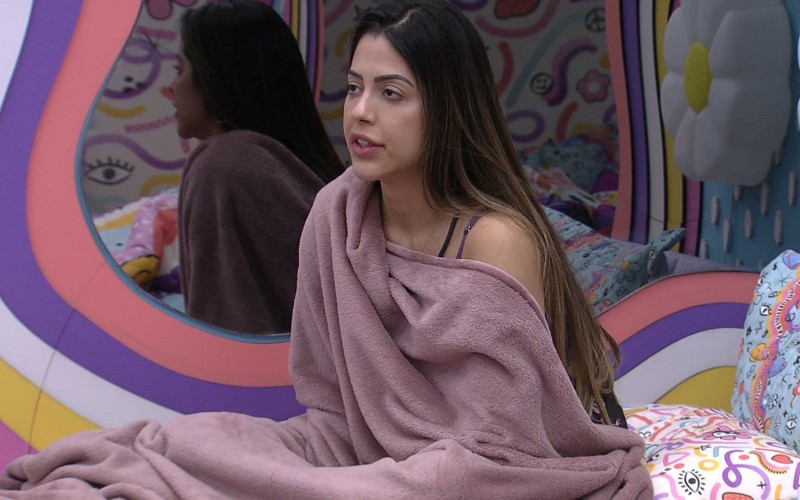 Laís, do BBB 22, alerta sobre brother: 