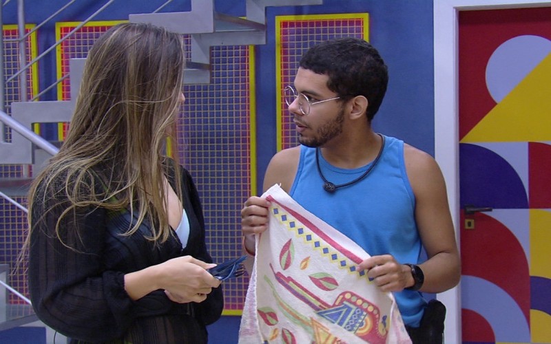 Laís estranha a atitude de Douglas Silva no BBB 22