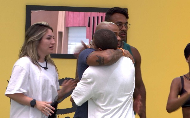 Líder da semana, Cezar reage ao ganhar o Monstro