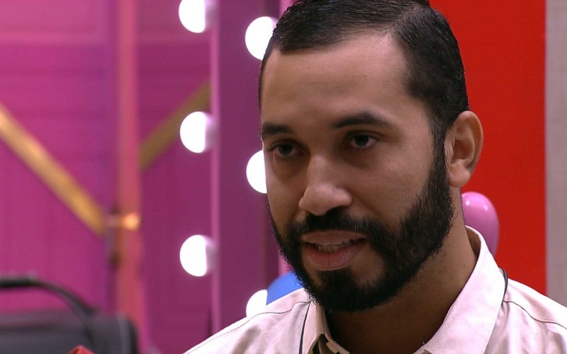 Líder Gilberto indica Rodolffo ao oitavo Paredão do BBB21