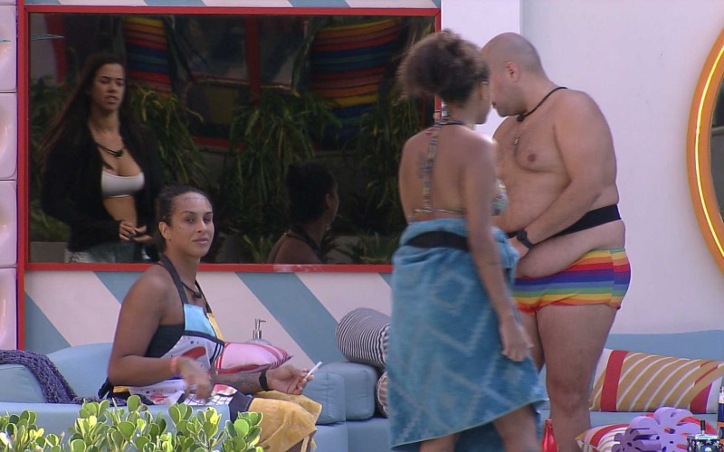 Linn da Quebrada sugere: ‘Vamos ser um pouco ruins?’