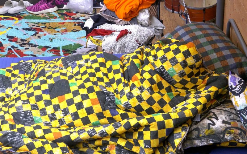 Lucas e Eslovênia movimentam edredom no BBB 22