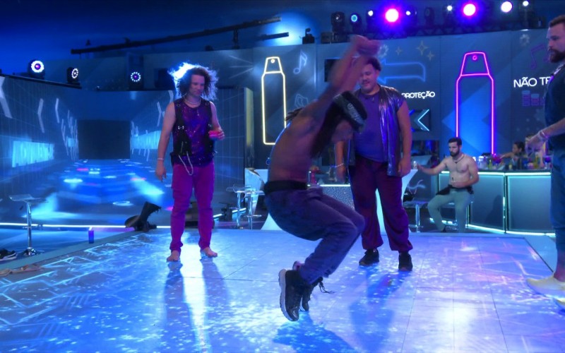 Lucas Luigi dança Michael Jackson e viraliza na web